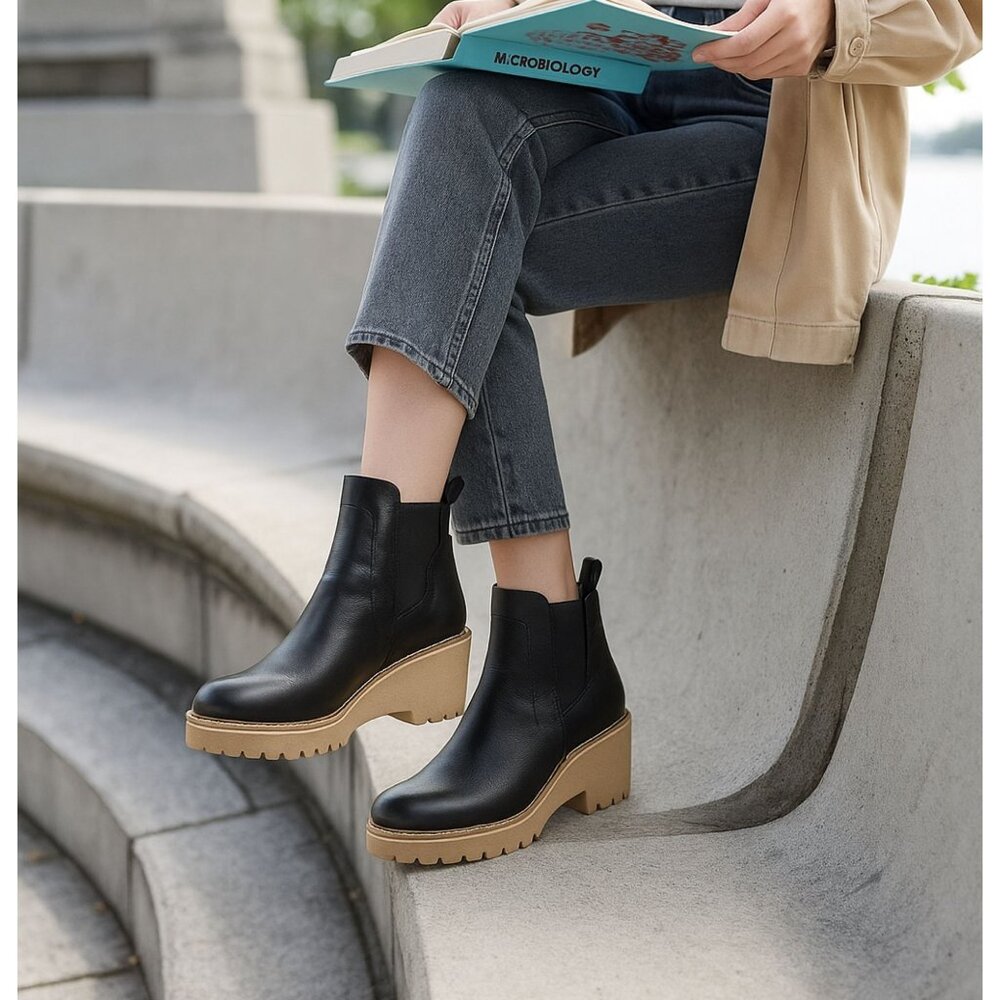 Dolce Vita DV Rielle Black Leather Platform Wedge Chelsea Boots Women's Size 8.5